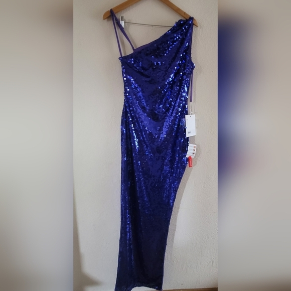 Mac Duggal, Sequined One Shoulder Asymmetrical Hem Gown, Violet, Size 8, NWT - Picture 8 of 14